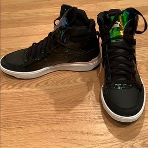 LIKE NEW PUMA MCQUEEN SIZE 8